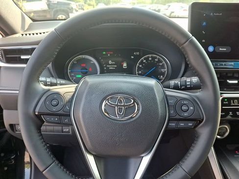 Used 2024 Toyota Venza XLE AWD/4WD image 22