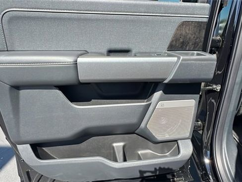 New 2025 Ford F250 Lariat w/ FX4 Off-Road Package image 14