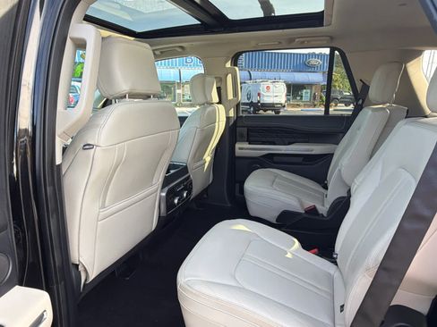 Used 2019 Ford Expedition Platinum AWD/4WD image 14