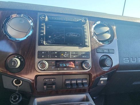 Used 2011 Ford F250 Lariat w/ Lariat Ultimate Pkg AWD/4WD image 14