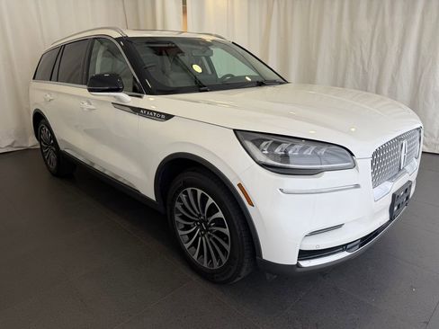 Used 2023 Lincoln Aviator AWD w/ Premium Package image 7