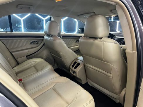 Used 2014 Ford Taurus Limited FWD image 18