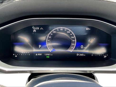 Used 2025 Volkswagen Jetta SE FWD image 7