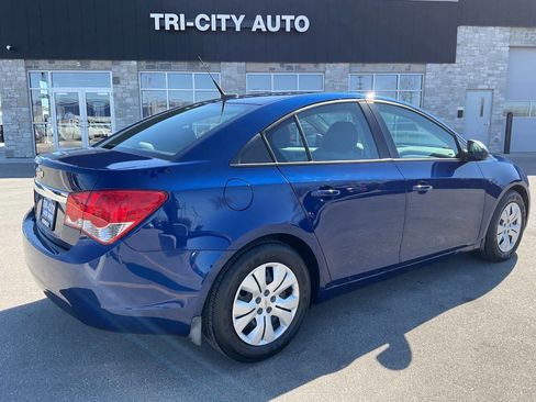 Used 2013 Chevrolet Cruze LS image 7