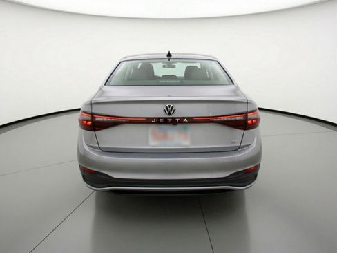 Used 2025 Volkswagen Jetta SE image 7