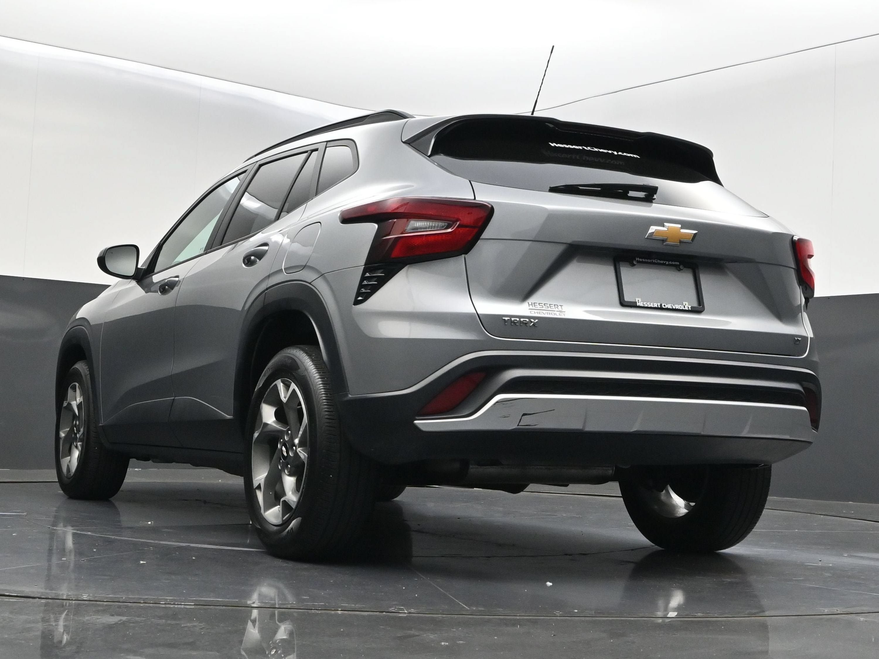 Certified 2024 Chevrolet Trax LT w/ Driver Confidence Package FWD image 42