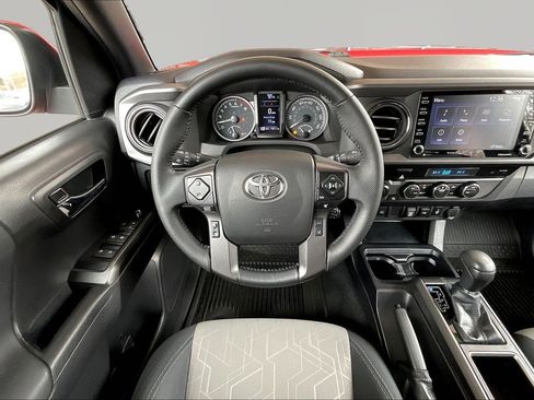 Used 2023 Toyota Tacoma TRD Off-Road image 10