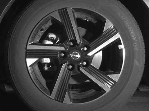 Used 2025 Nissan Sentra SV FWD image 12