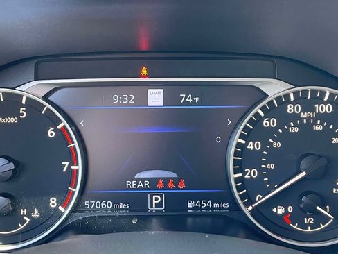 Used 2024 Nissan Altima 2.0 SR FWD image 25