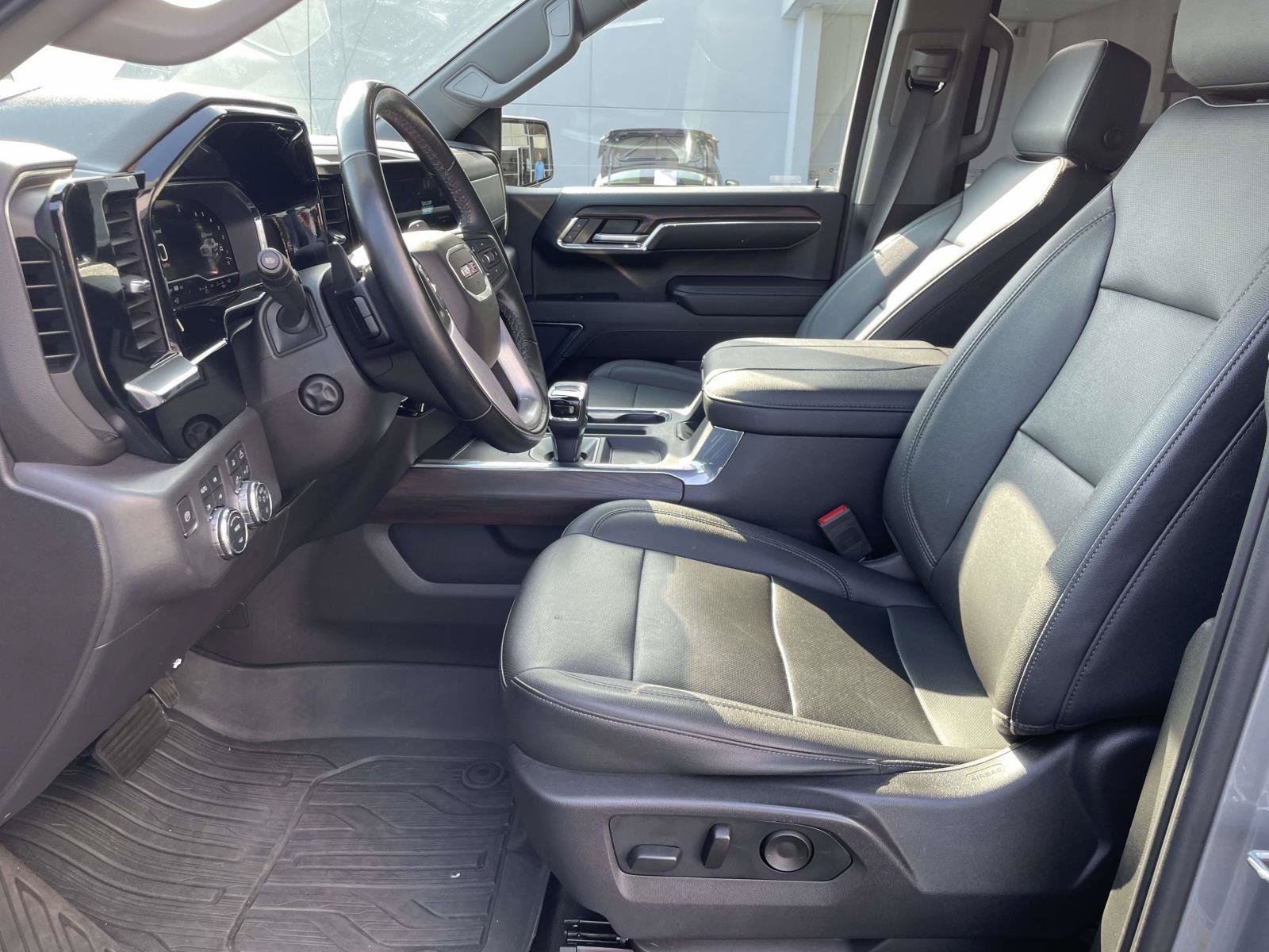 Used 2024 GMC Sierra 1500 SLT w/ SLT Premium Plus Package AWD/4WD image 14