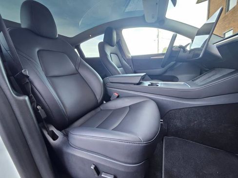 Used 2025 Tesla Model Y Long Range image 56