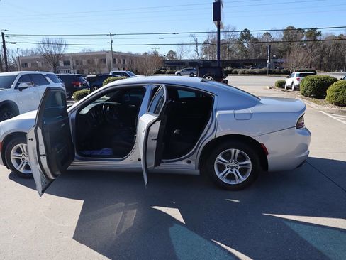 Used 2020 Dodge Charger SXT w/ Leather Interior Group image 6