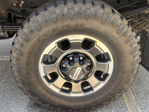 Used 2023 Ford F250 Lariat w/ Lariat Ultimate Package AWD/4WD image 13