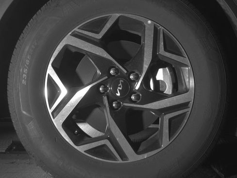 Used 2025 Kia Sportage LX image 13