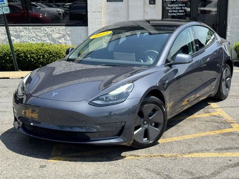 Used 2023 Tesla Model 3 Standard Range RWD image 3