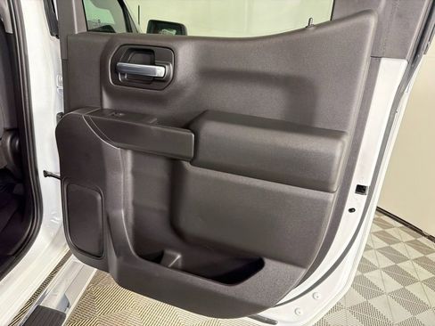 Used 2020 Chevrolet Silverado 1500 Custom w/ Custom Value Package image 16