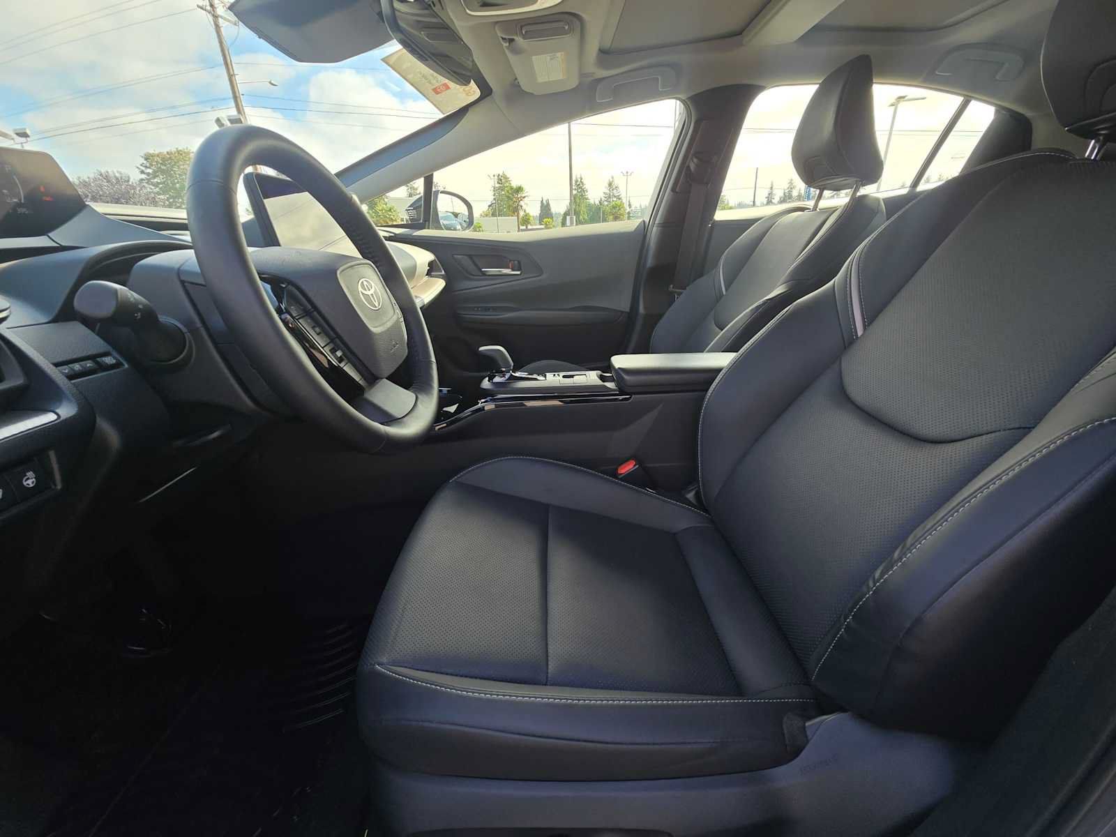 Used 2024 Toyota Prius XLE AWD/4WD image 21