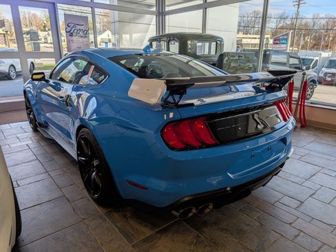 Certified 2022 Ford Mustang Shelby GT500 w/ Carbon Fiber Track Pack image 3