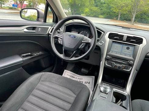Used 2018 Ford Fusion SE FWD image 27