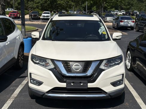 Used 2017 Nissan Rogue SL w/ SL Premium Package AWD/4WD image 10