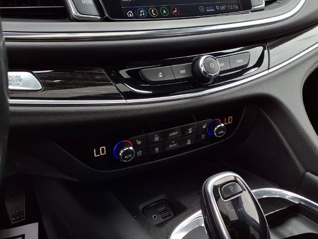 Used 2020 Buick Enclave Avenir w/ Avenir Technology Package FWD image 5