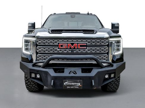 Used 2023 GMC Sierra 2500 Denali w/ Denali Black Diamond Edition AWD/4WD image 3