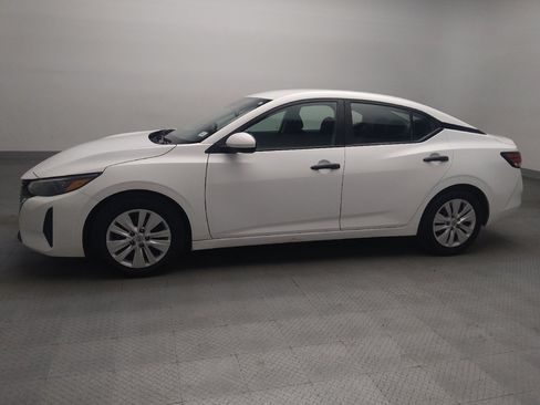 Used 2024 Nissan Sentra S FWD image 2