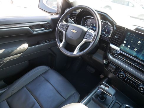 Used 2022 Chevrolet Silverado 1500 LTZ image 9