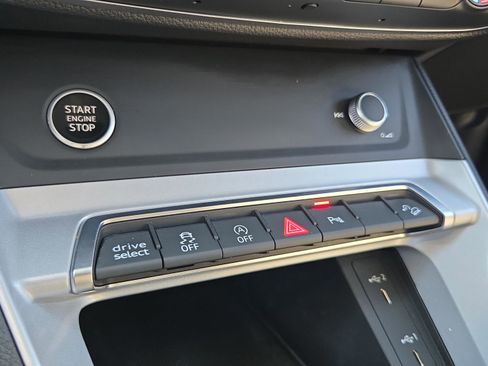 Used 2022 Audi Q3 2.0T Premium w/ Convenience Package image 20