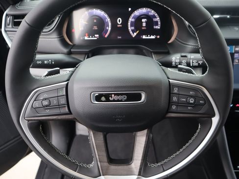 New 2026 Jeep Grand Cherokee Altitude AWD/4WD image 3