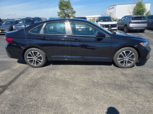 Used 2024 Volkswagen Jetta Sport FWD image 3
