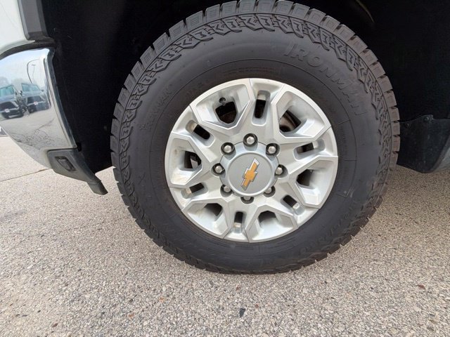 Used 2025 Chevrolet Silverado 2500 LT AWD/4WD image 35
