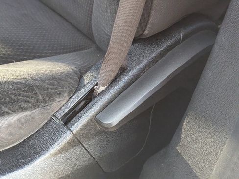 Used 2018 Dodge Grand Caravan SE image 21