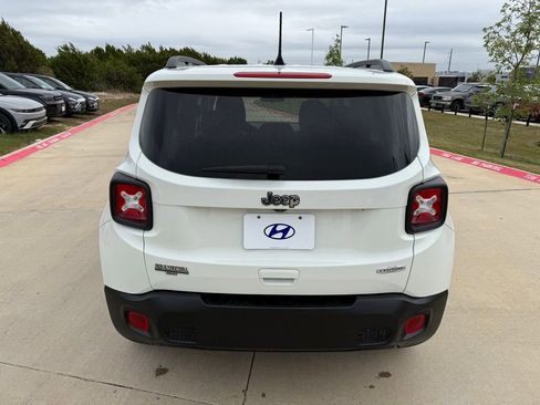 Used 2019 Jeep Renegade Latitude image 6