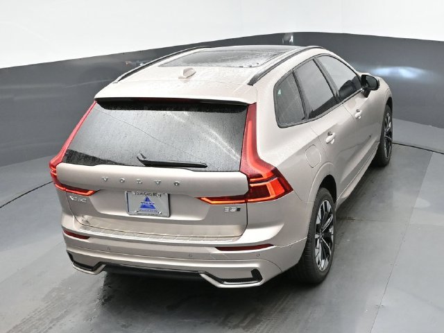 New 2026 Volvo XC60 B5 Plus w/ Protection Package Premier AWD/4WD image 47