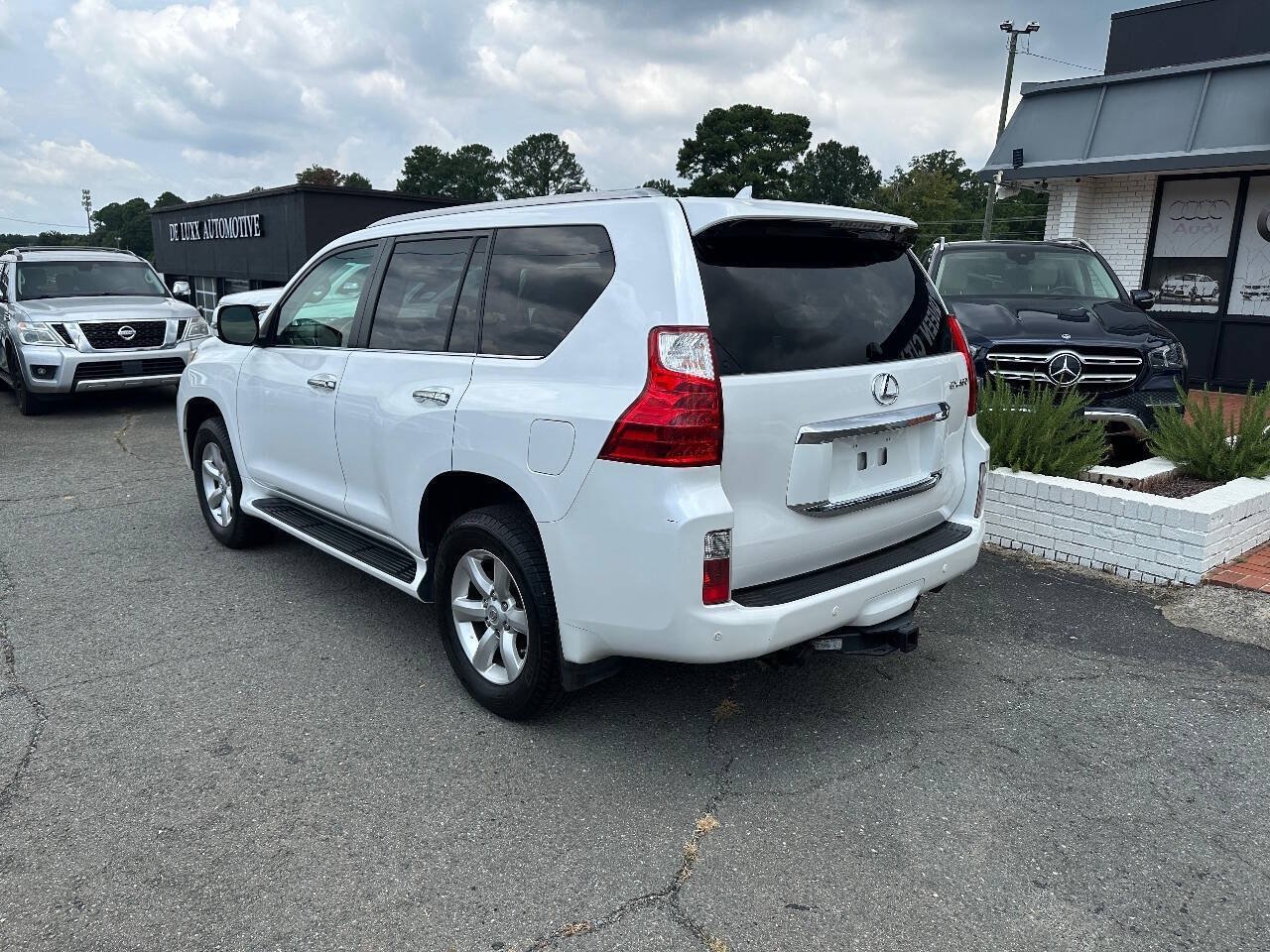 Used 2011 Lexus GX 460 w/ Comfort Plus Pkg AWD/4WD image 4