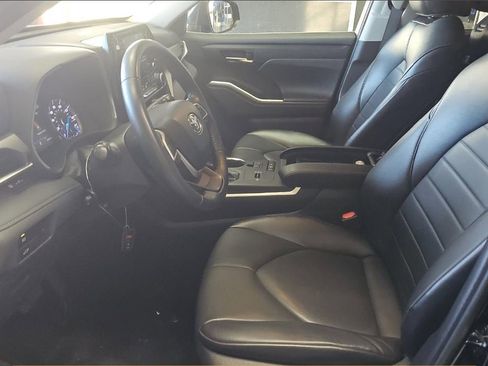 Used 2022 Toyota Highlander XLE w/ Protection Package #3 (TMS) image 7