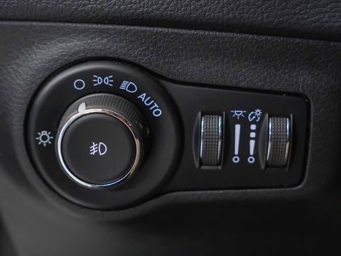 Used 2018 Jeep Compass Latitude w/ Popular Equipment Group image 25