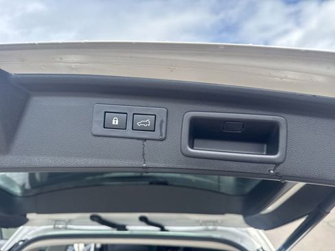 Used 2021 Subaru Forester Premium w/ Popular Package #1 AWD/4WD image 18