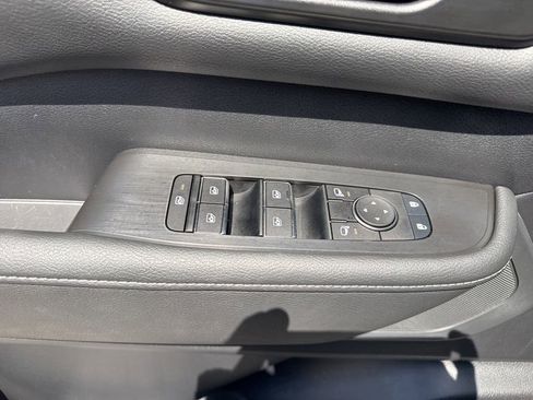 Used 2025 Nissan Armada SV AWD/4WD image 27