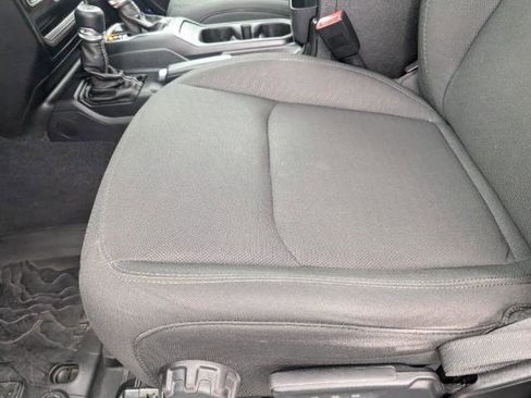 Used 2020 Jeep Wrangler Unlimited Sahara image 25