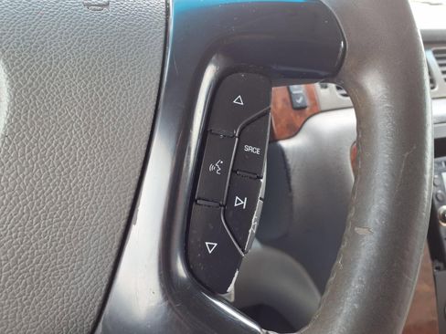Used 2008 Chevrolet Suburban LT w/ LT Preferred Equipment Group RWD image 24