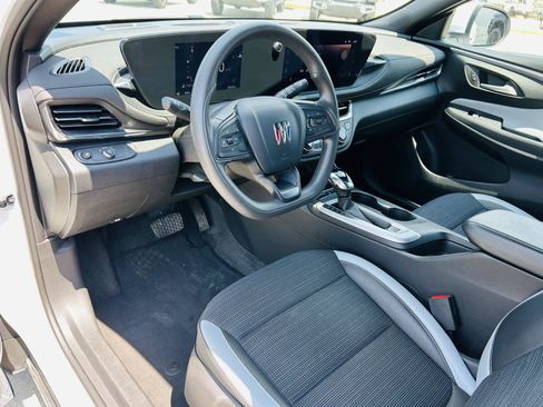 Used 2025 Buick Envista Preferred FWD image 10