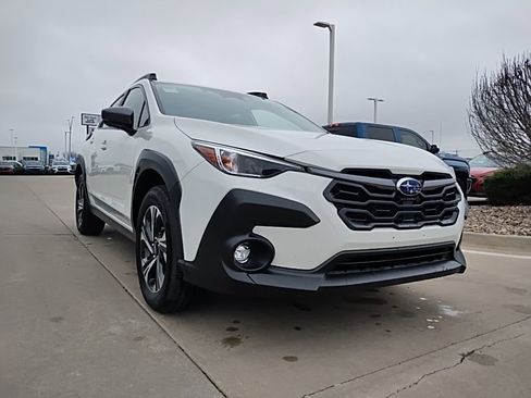 Certified 2025 Subaru Crosstrek 2.0i Premium image 4