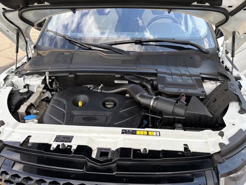 Used 2017 Land Rover Range Rover Evoque SE image 36