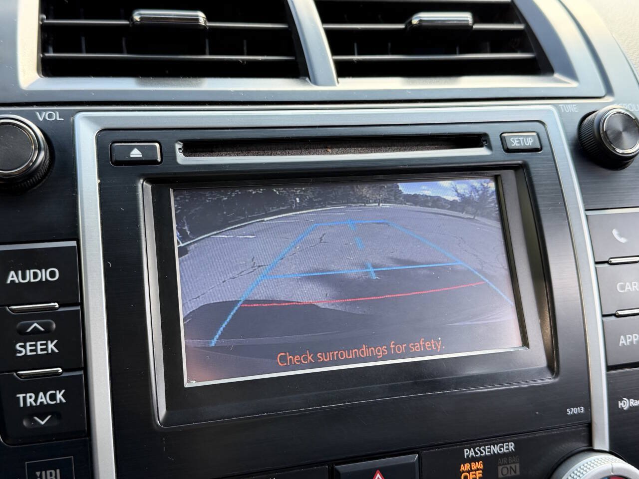 Used 2012 Toyota Camry SE w/ Leather Pkg FWD image 22