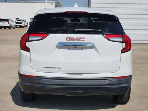 Used 2023 GMC Terrain SLE image 6