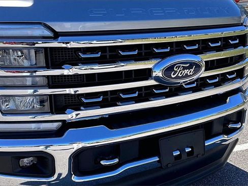Used 2024 Ford F250 Lariat w/ Chrome Package image 28