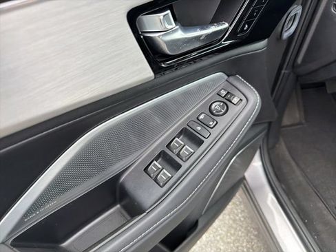 Used 2025 Acura MDX FWD w/ Technology Package image 12