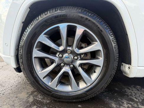 Used 2018 Jeep Grand Cherokee Overland image 44